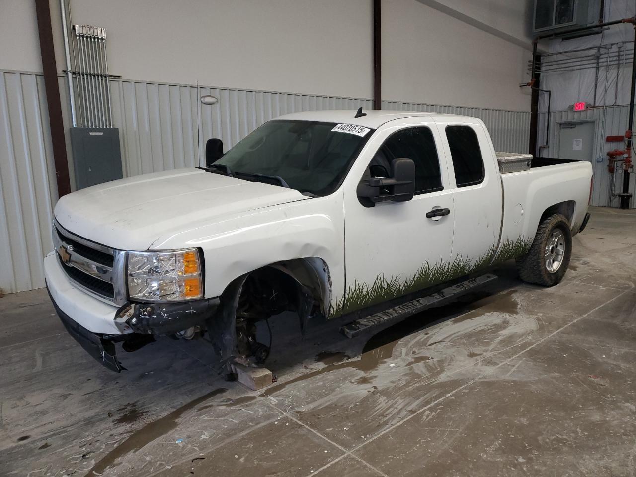 2007 Chevrolet Silverado - Image 1
