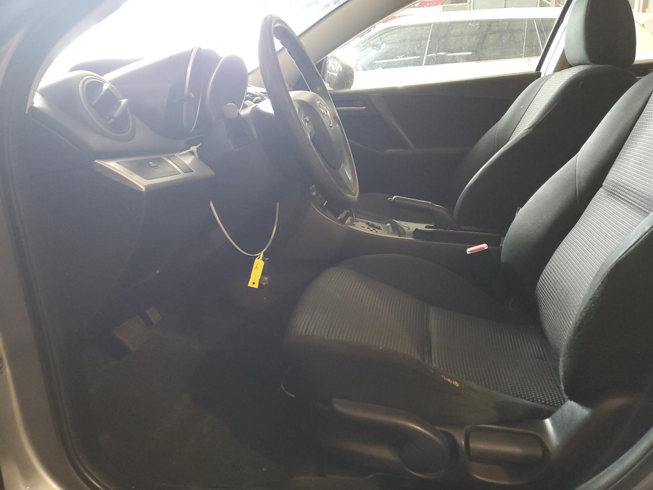 2013 Mazda 3 - Image 7