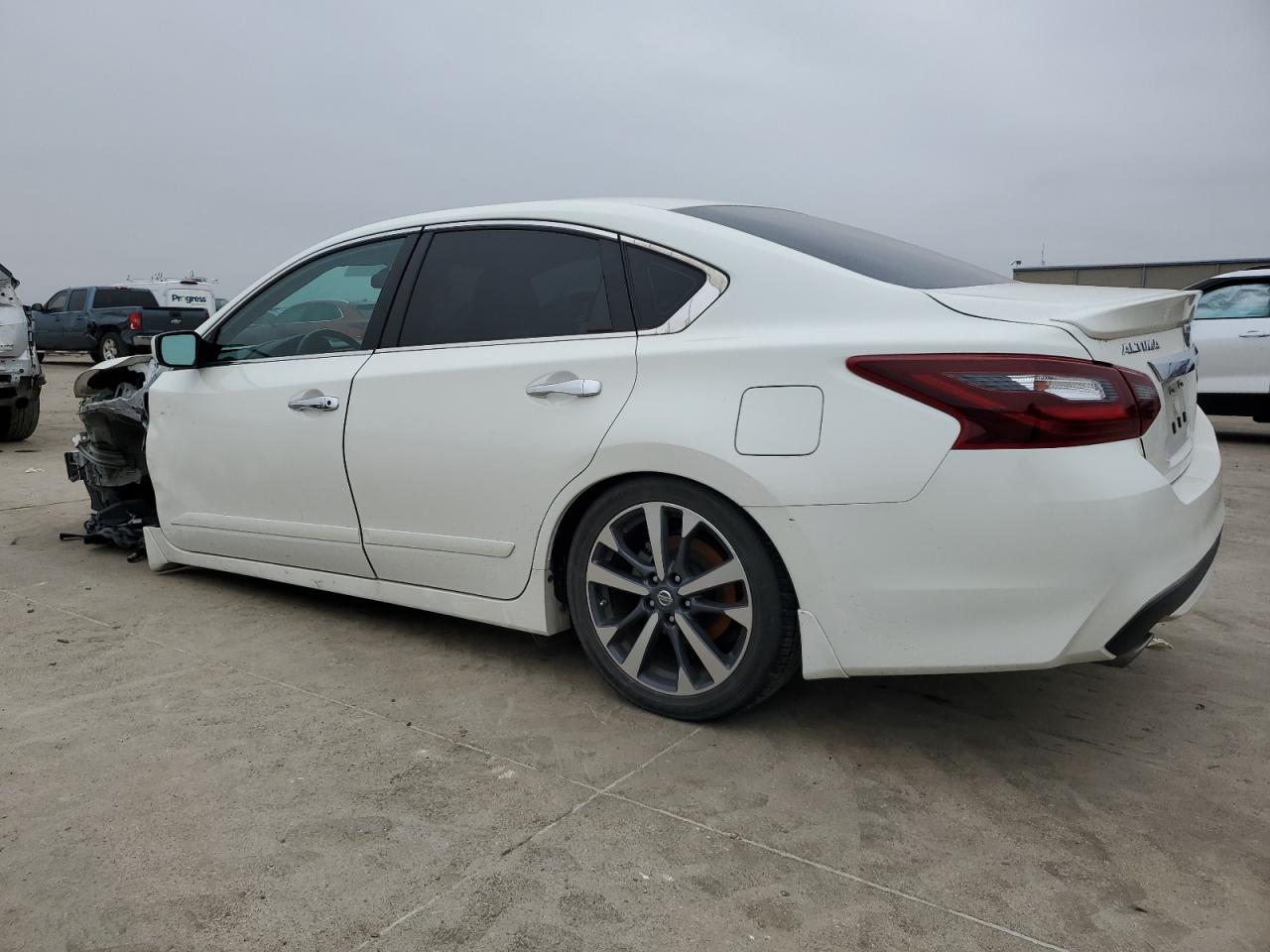 2017 Nissan Altima - Image 2