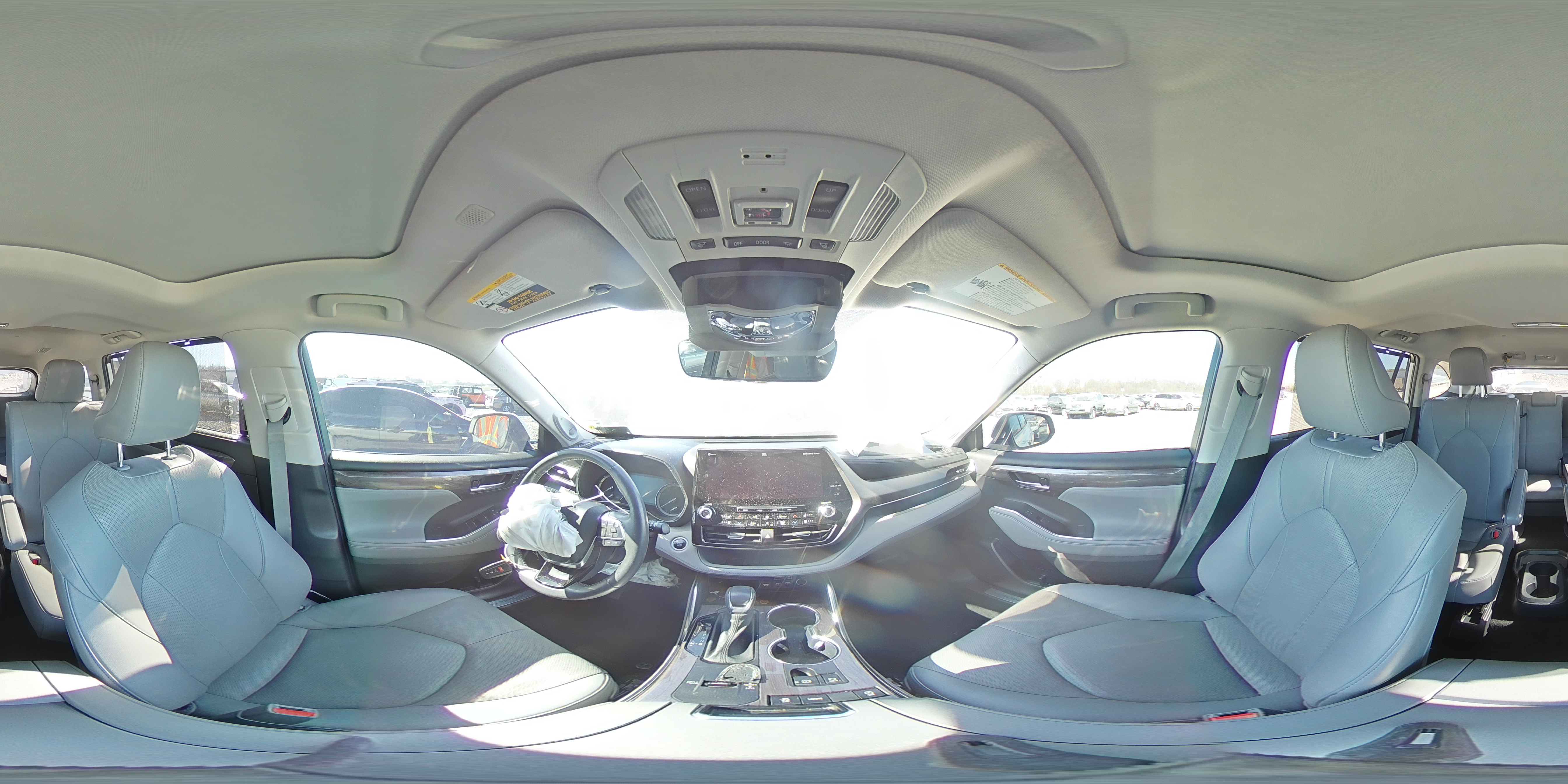 2021 Toyota Highlander - Image 15