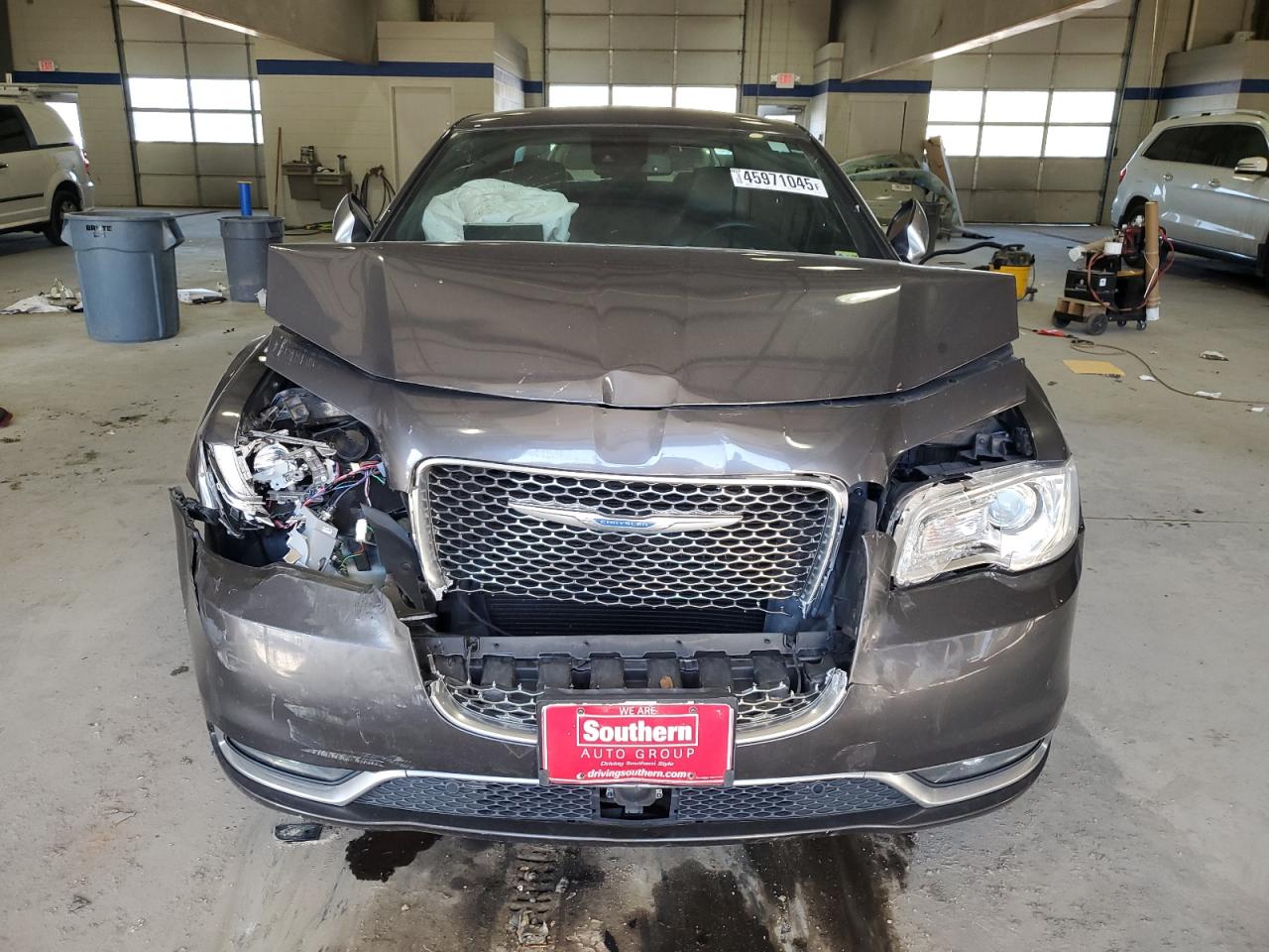 2018 Chrysler 300 - Image 5