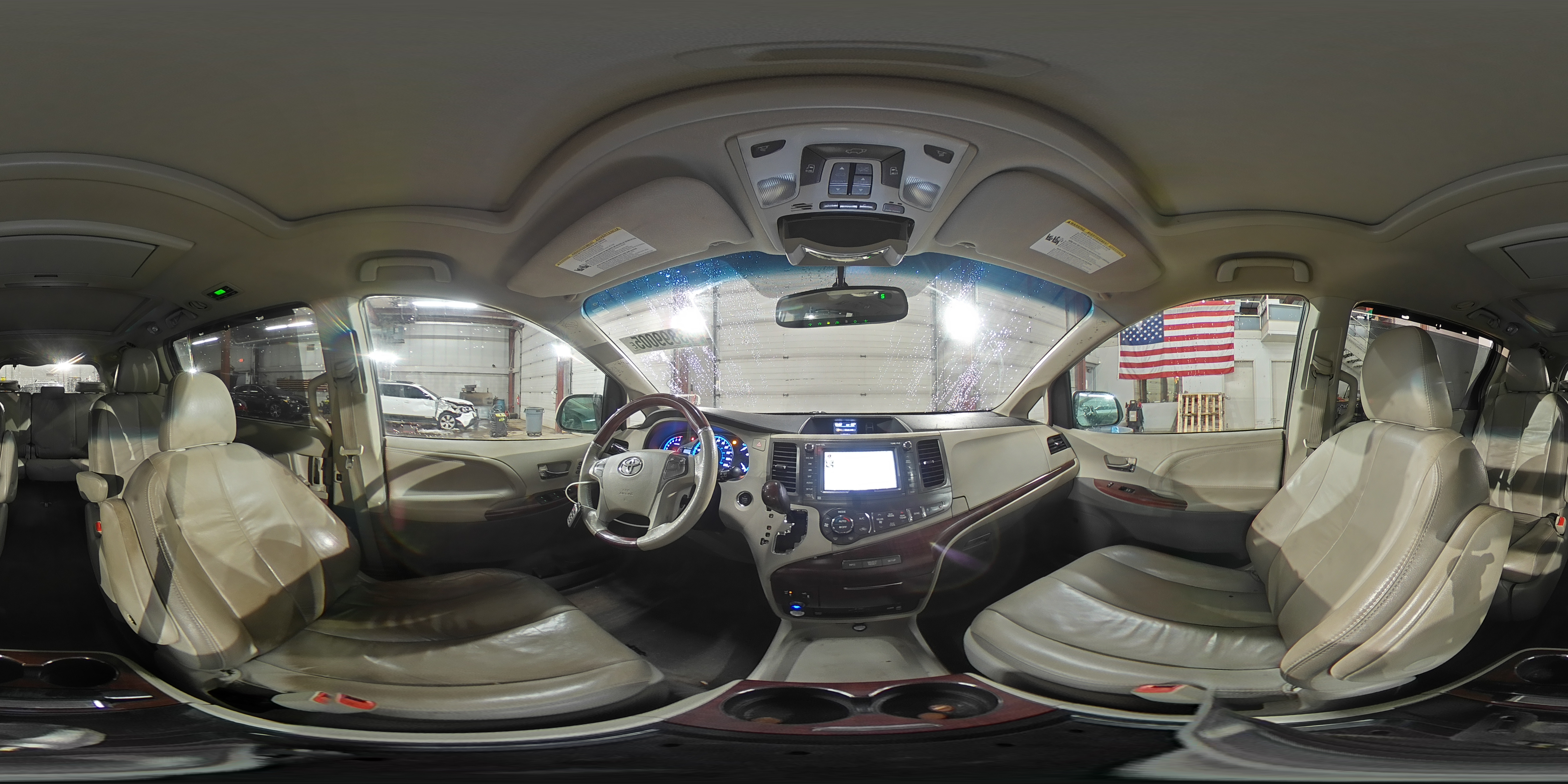 2012 Toyota Sienna - Image 15