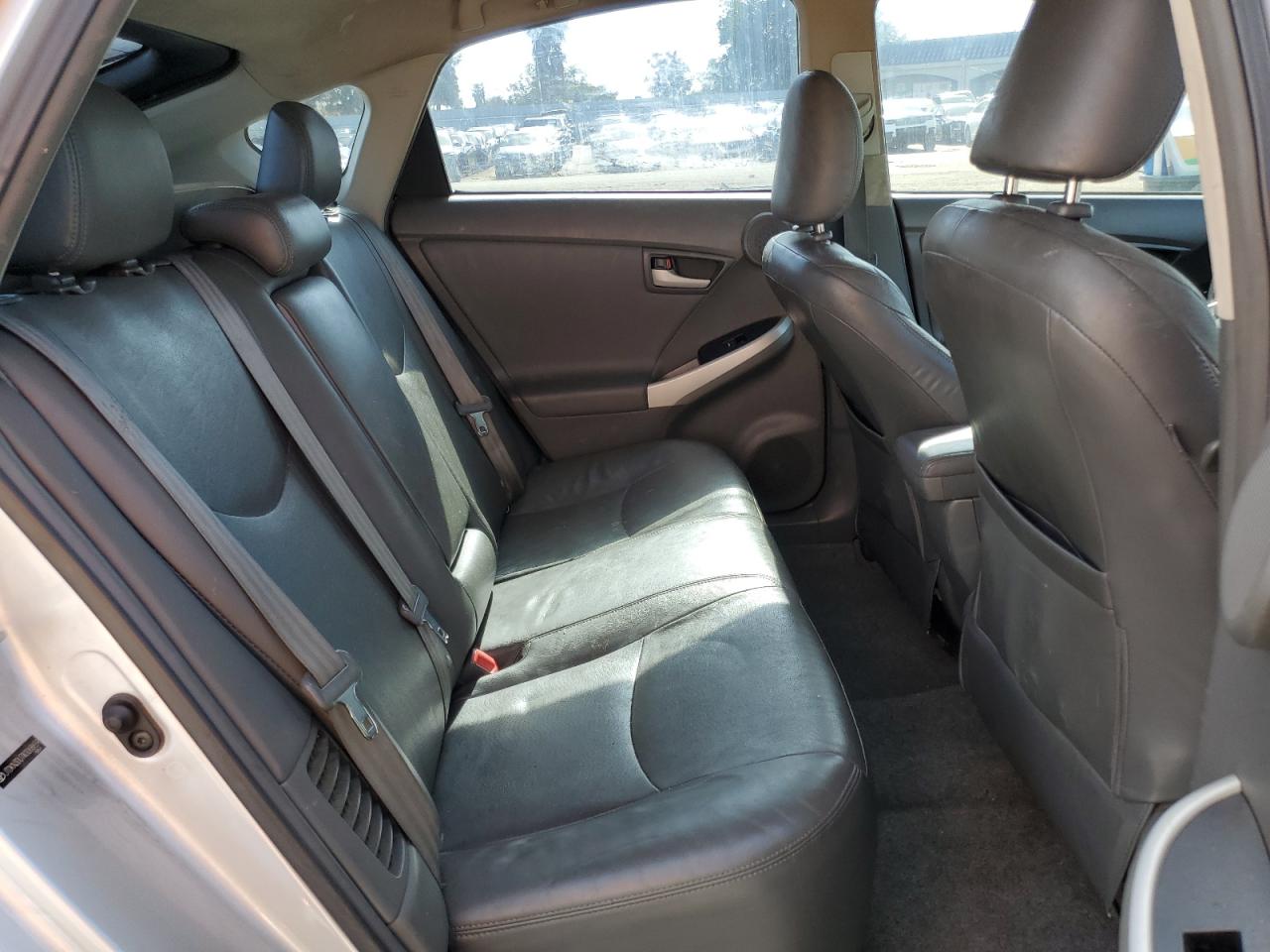 2010 Toyota Prius - Image 11