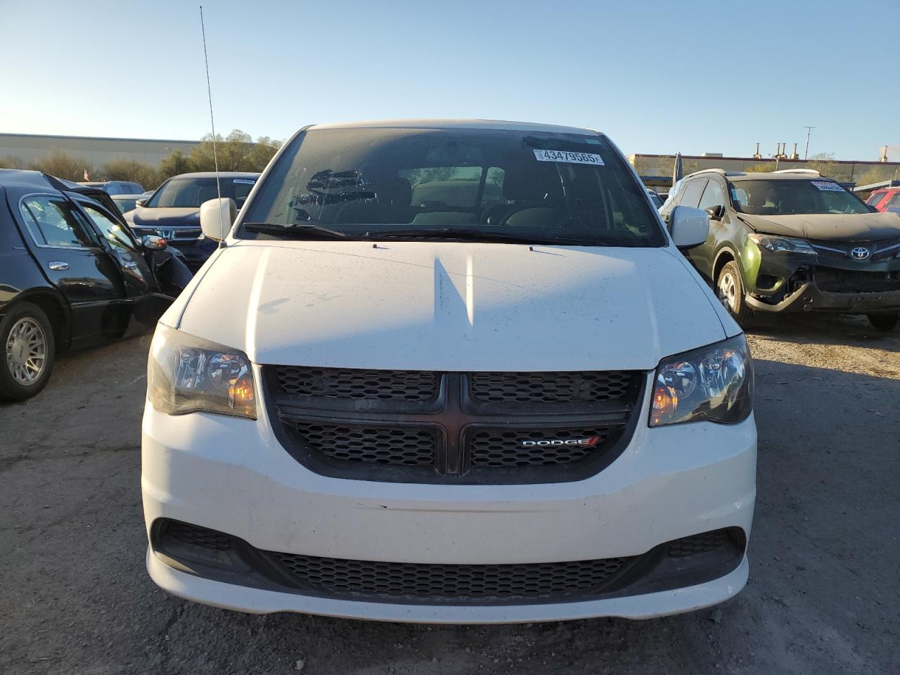 2017 Dodge Caravan - Image 5