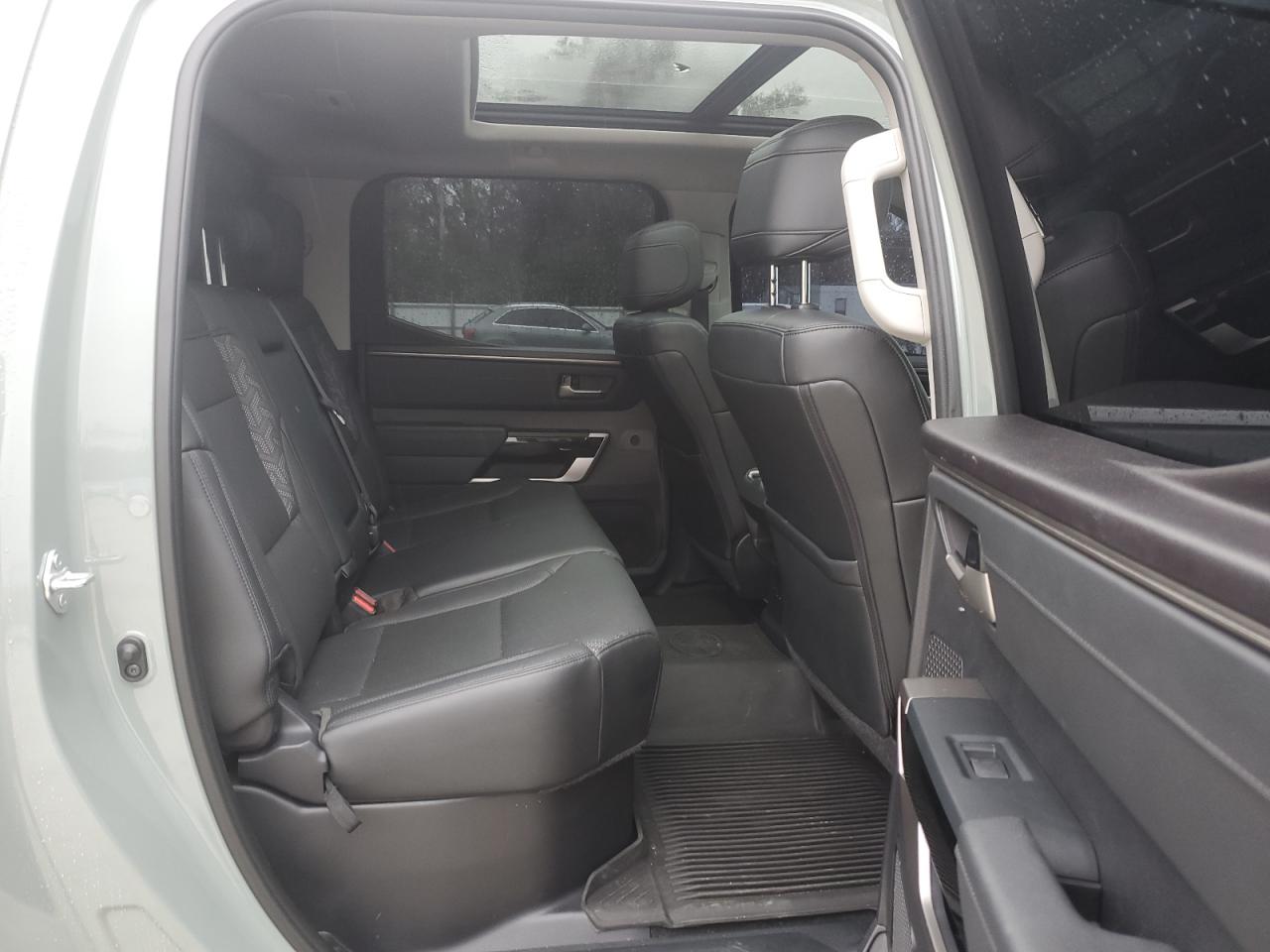 2022 Toyota Tundra - Image 10