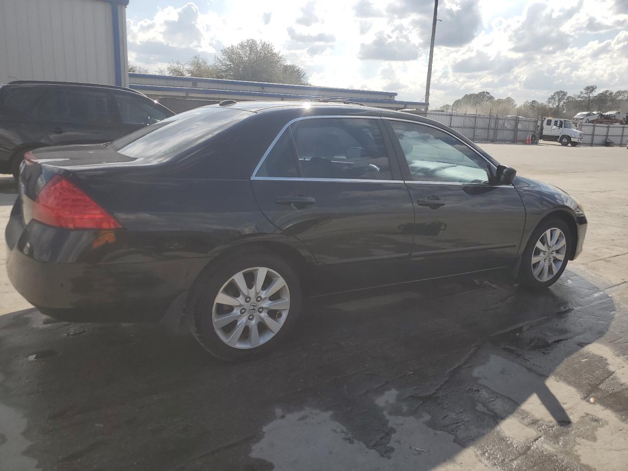 2007 Honda Accord - Image 3