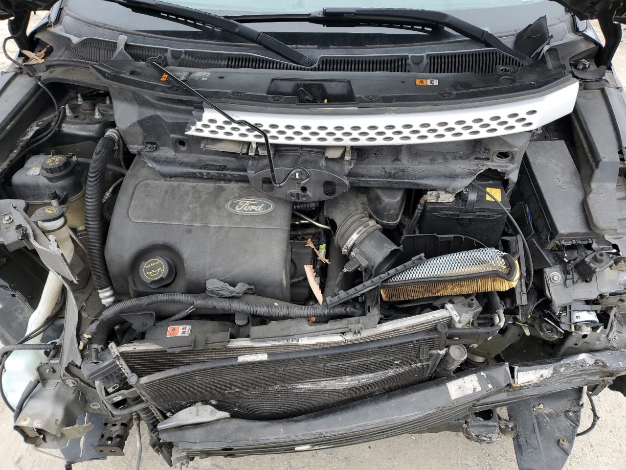 2015 Ford Explorer - Image 12