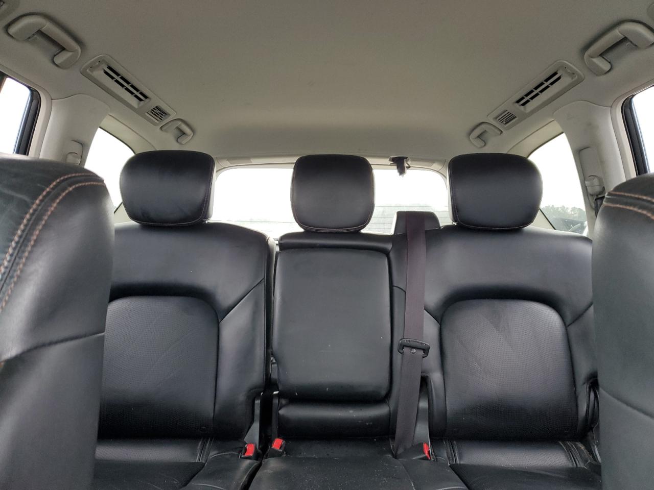 2017 Nissan Armada - Image 10