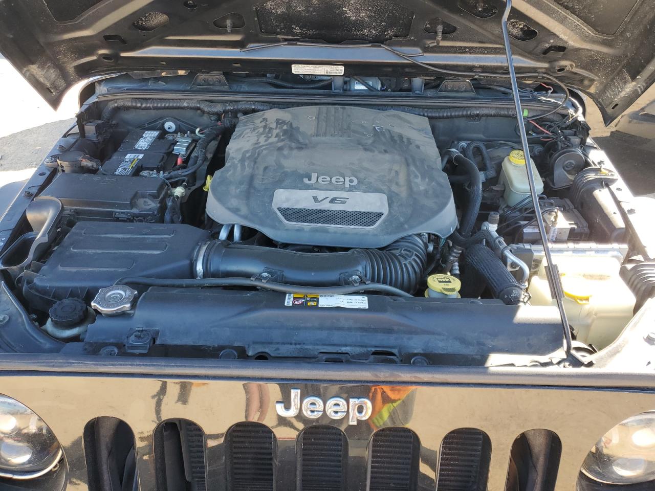 2014 Jeep Wrangler - Image 12