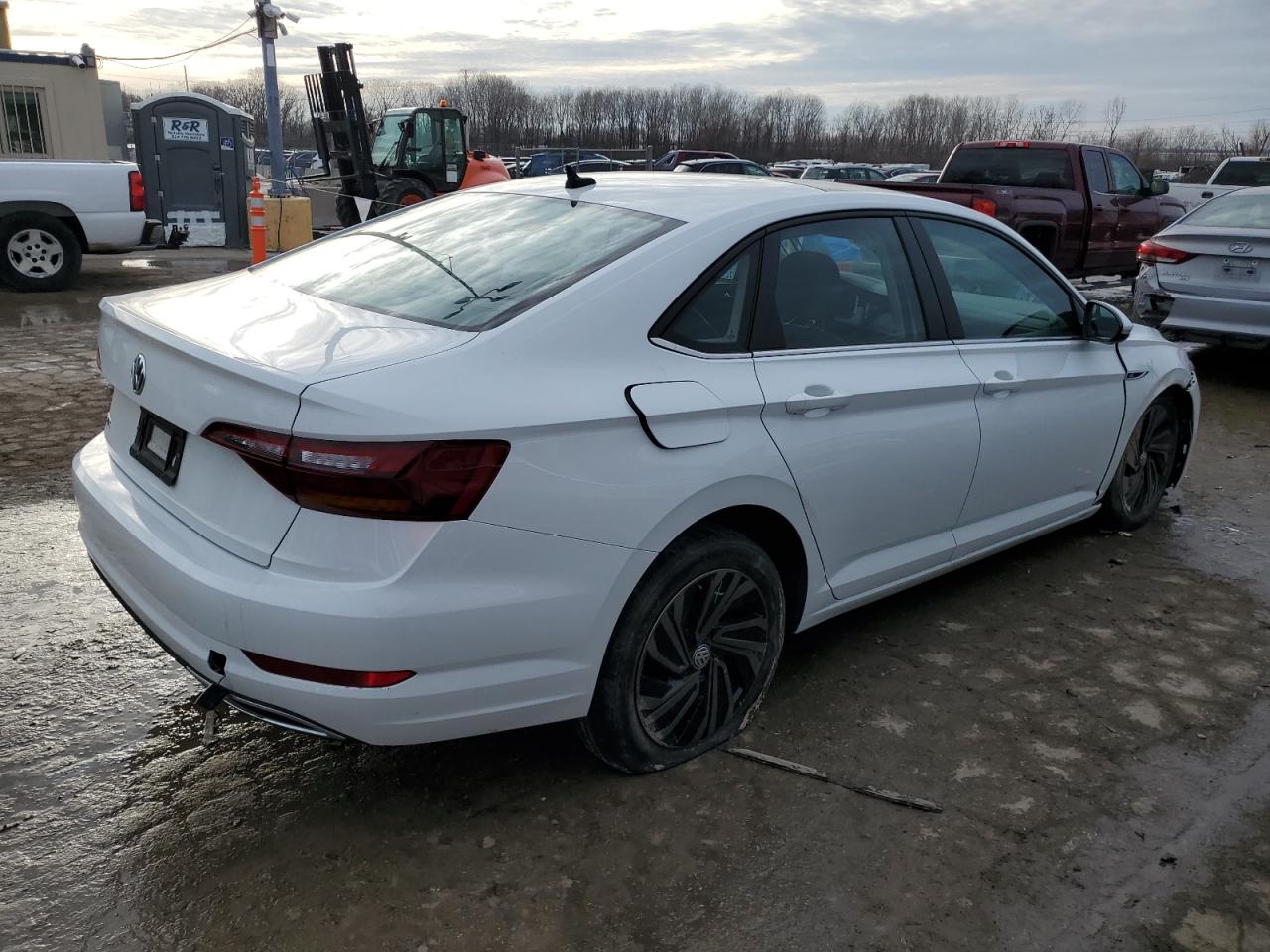 2019 Volkswagen Jetta - Image 3