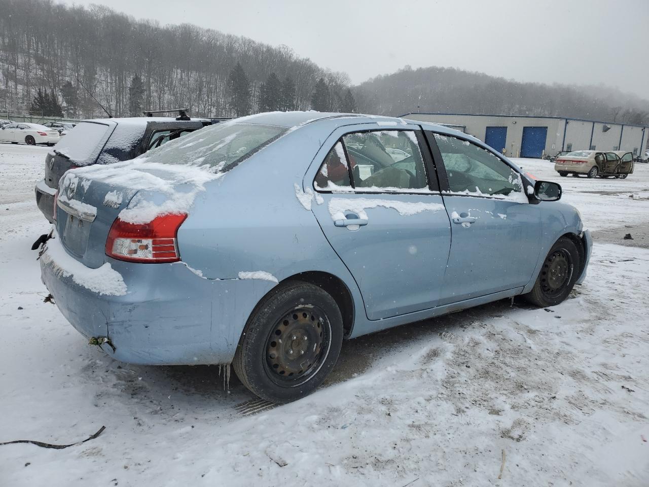 2010 Toyota Yaris - Image 3