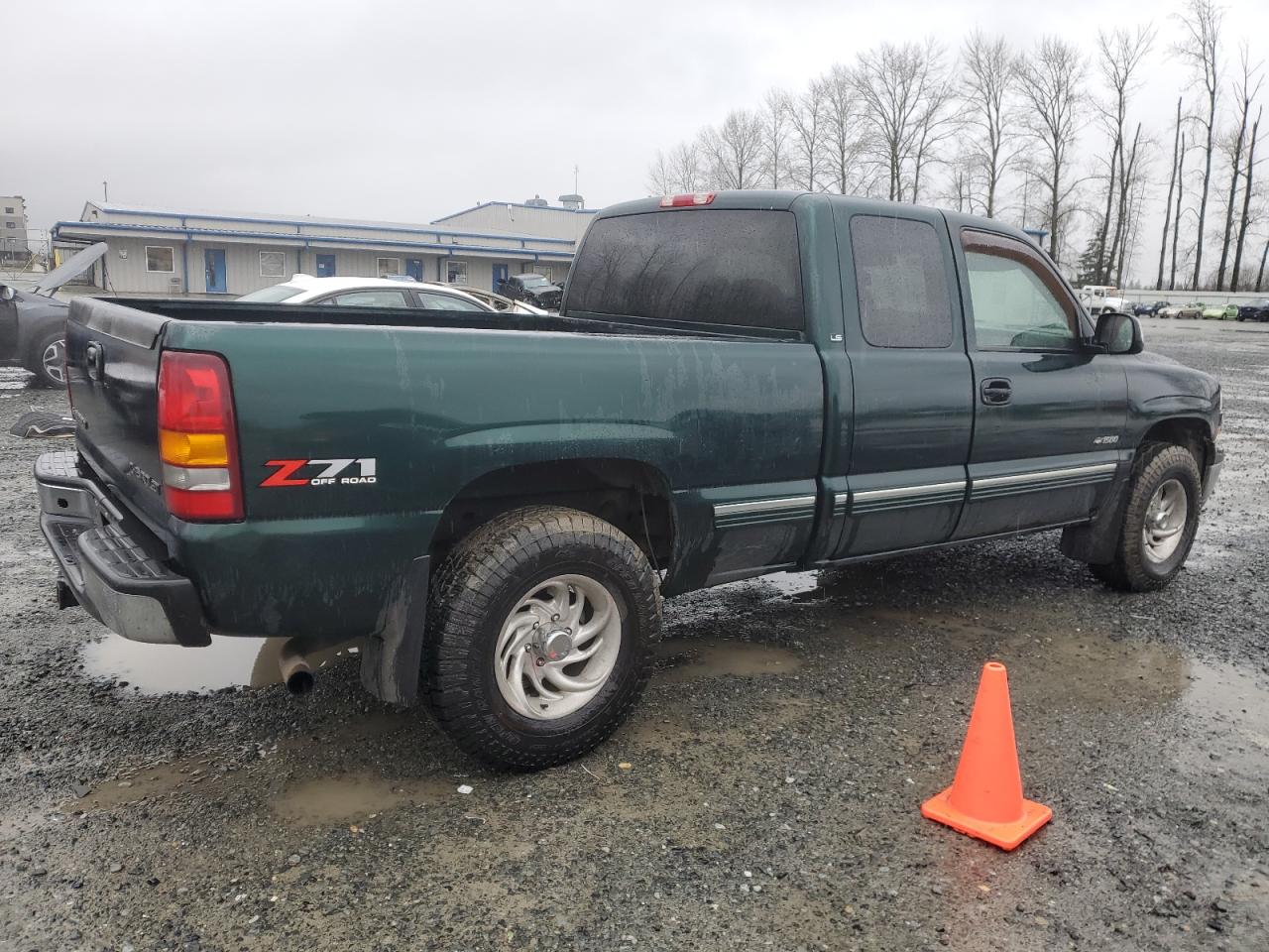 2001 Chevrolet Silverado - Image 3
