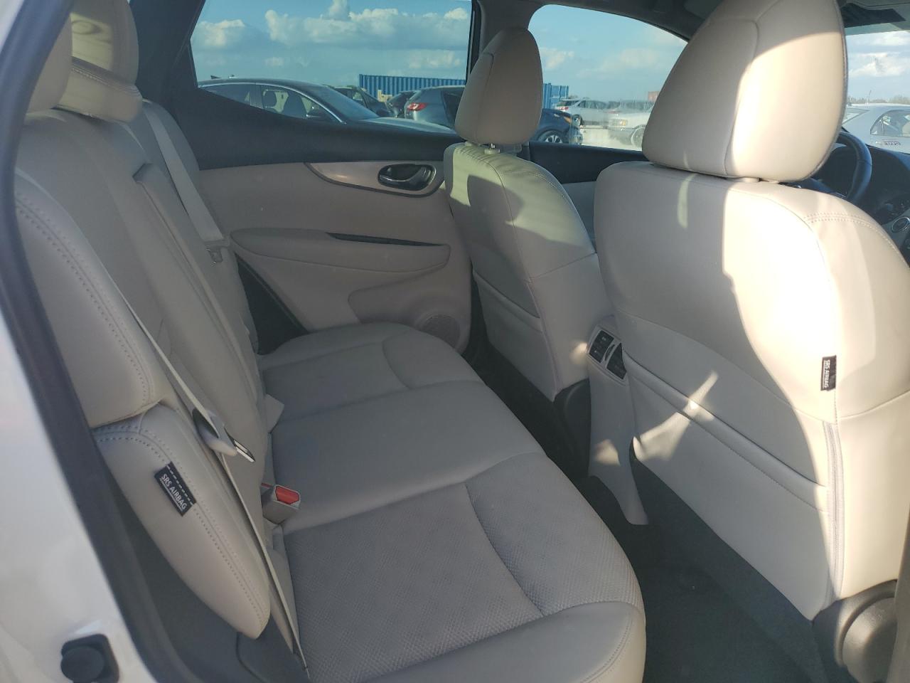 2020 Nissan Rogue - Image 12