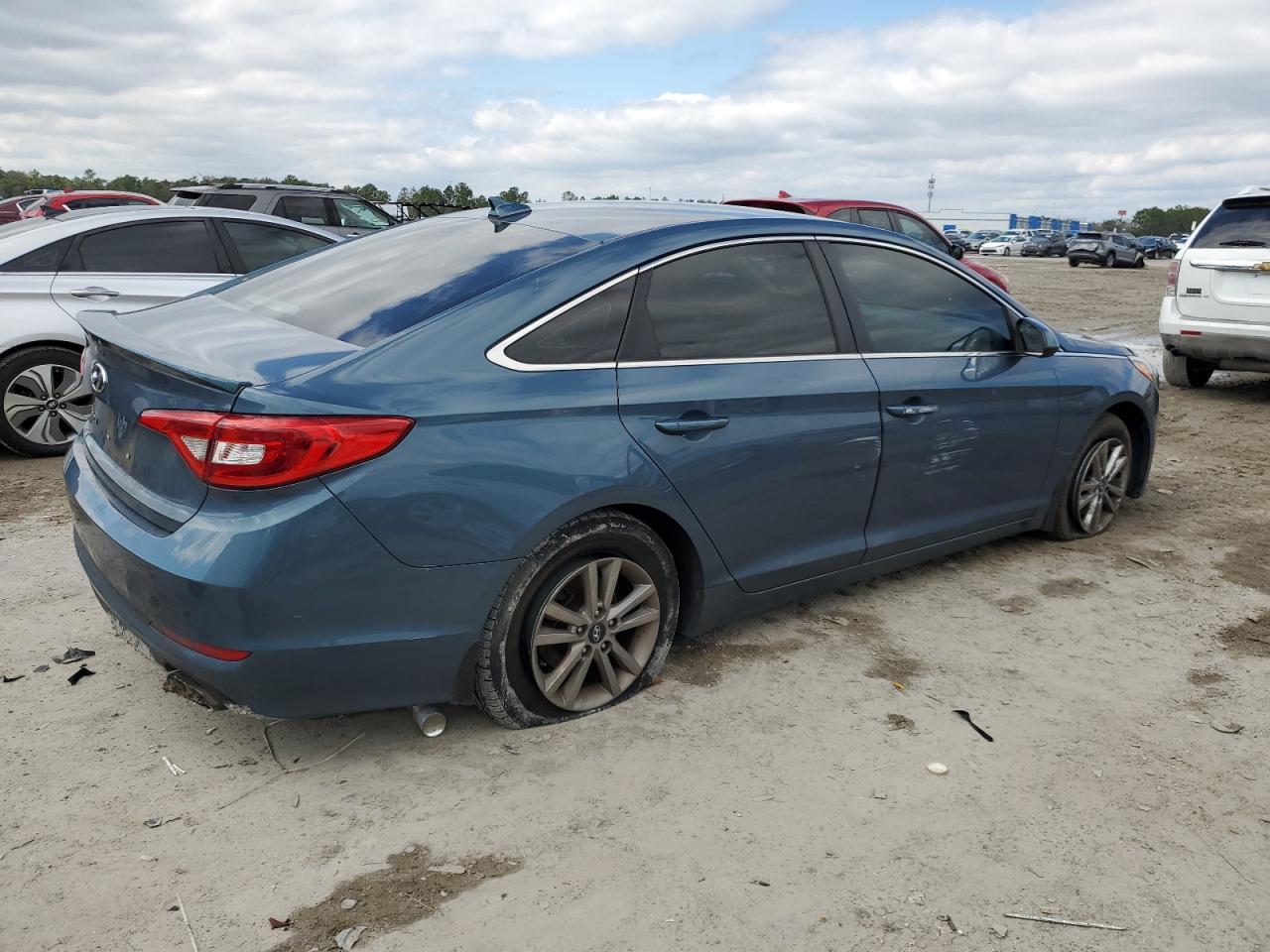 2016 Hyundai Sonata - Image 3