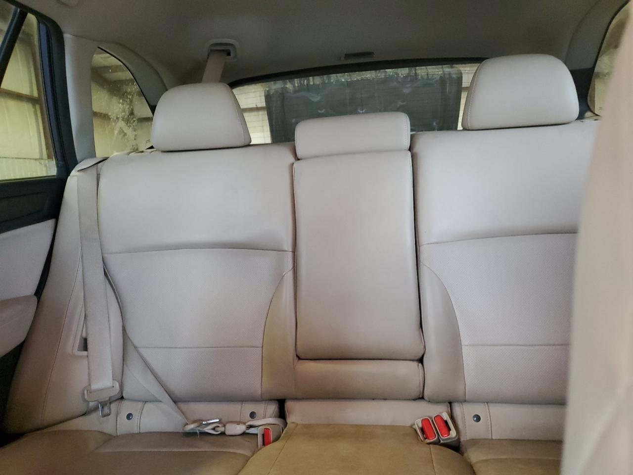 2015 Subaru Outback - Image 10