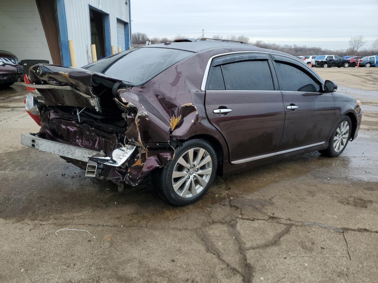 2011 Toyota Avalon - Image 3