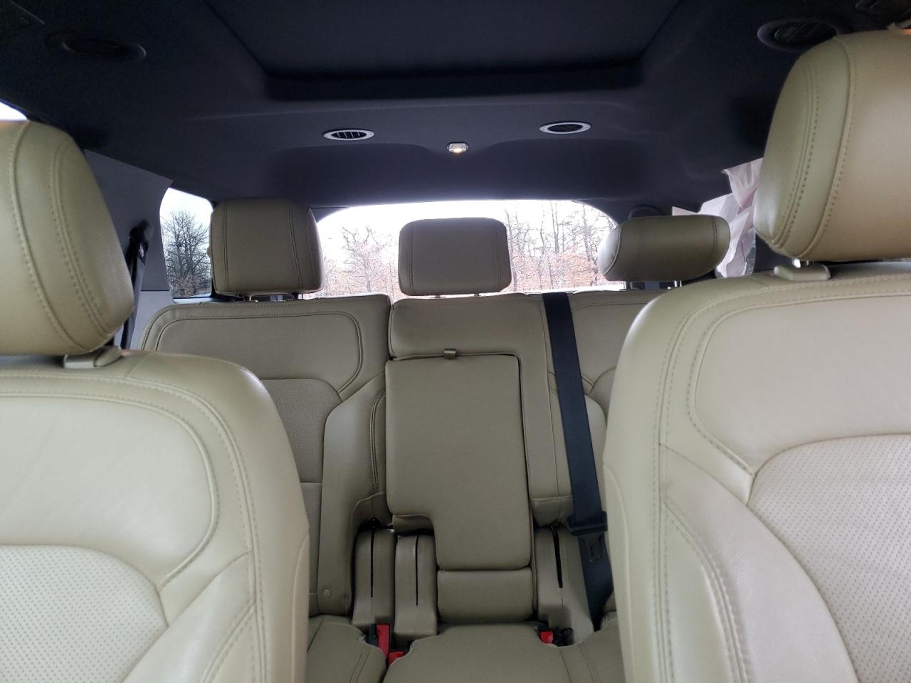 2017 Ford Explorer - Image 10
