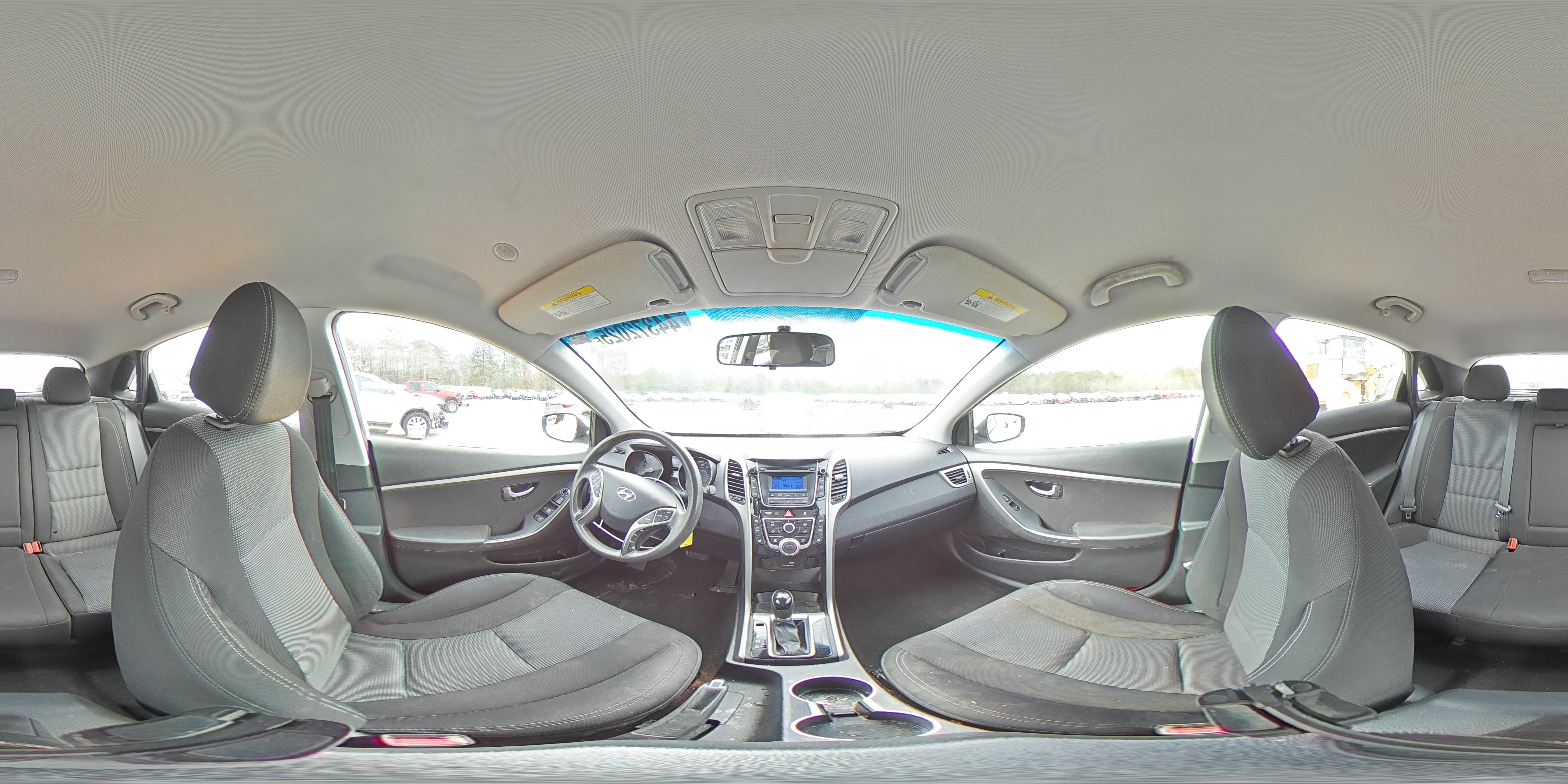 2016 Hyundai Elantra - Image 13