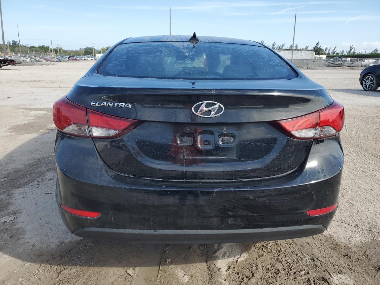 2016 Hyundai Elantra - Image 6