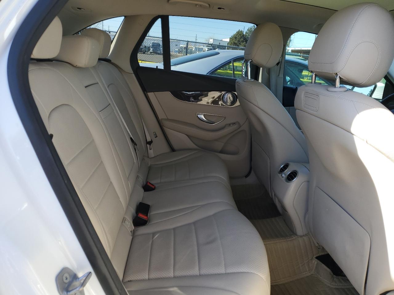 2018 Mercedes-Benz GLC - Image 10