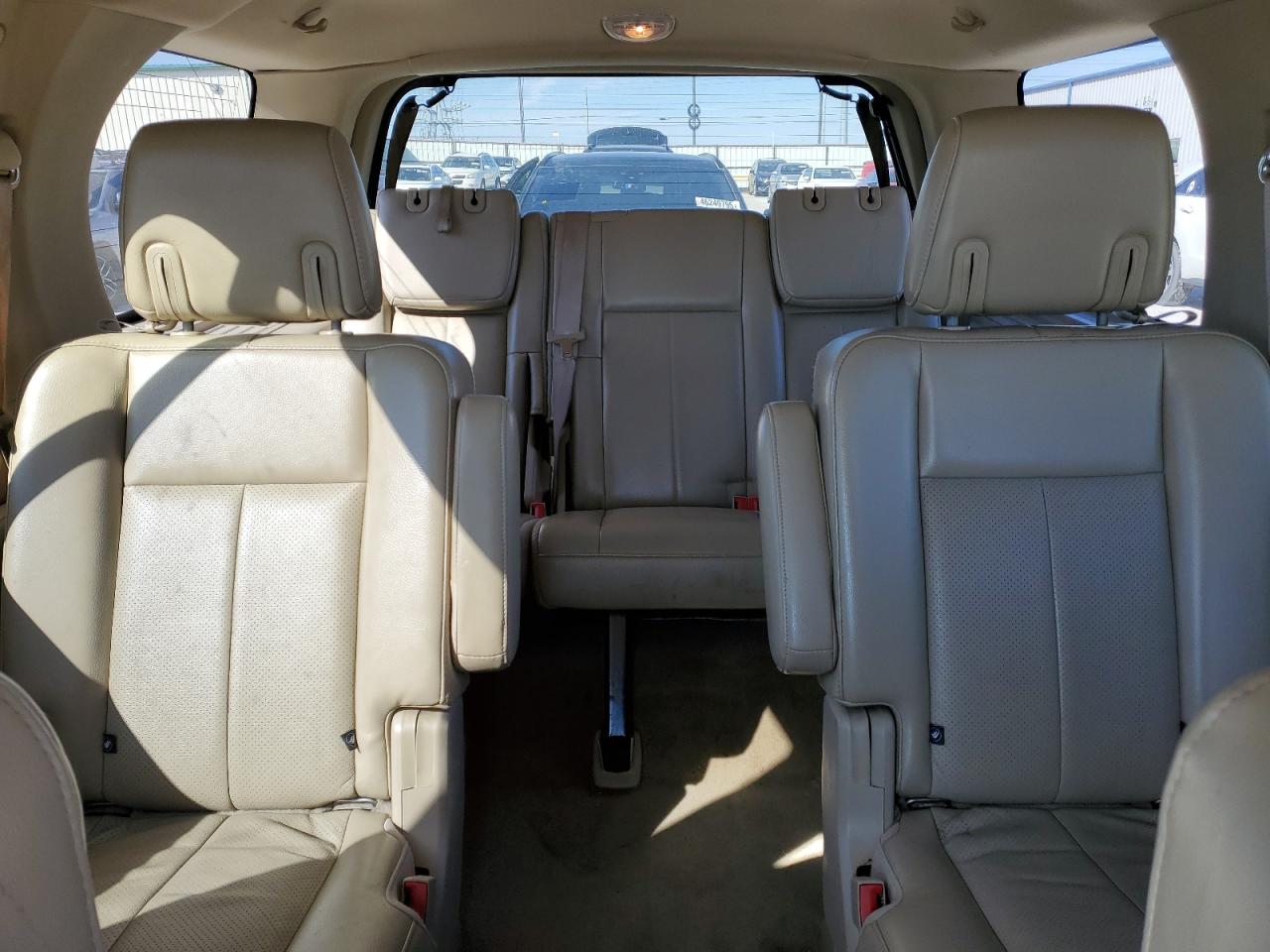 2011 Ford Expedition - Image 10
