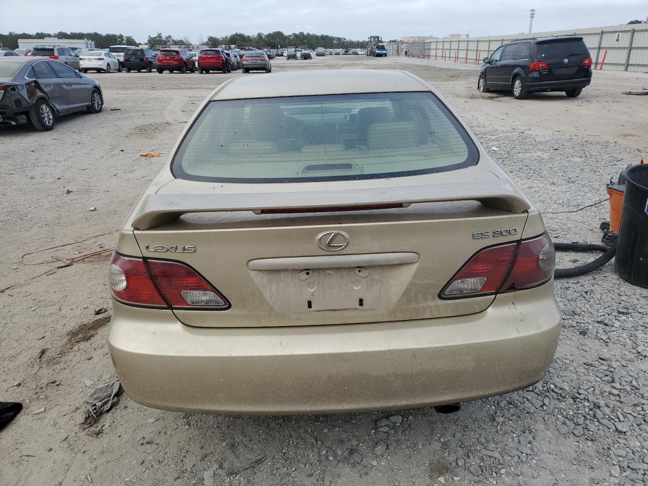 2002 Lexus ES - Image 6