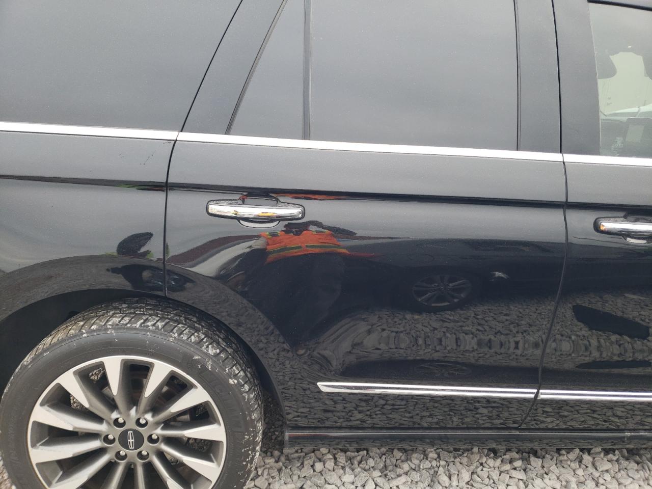 2019 Lincoln Navigator - Image 10