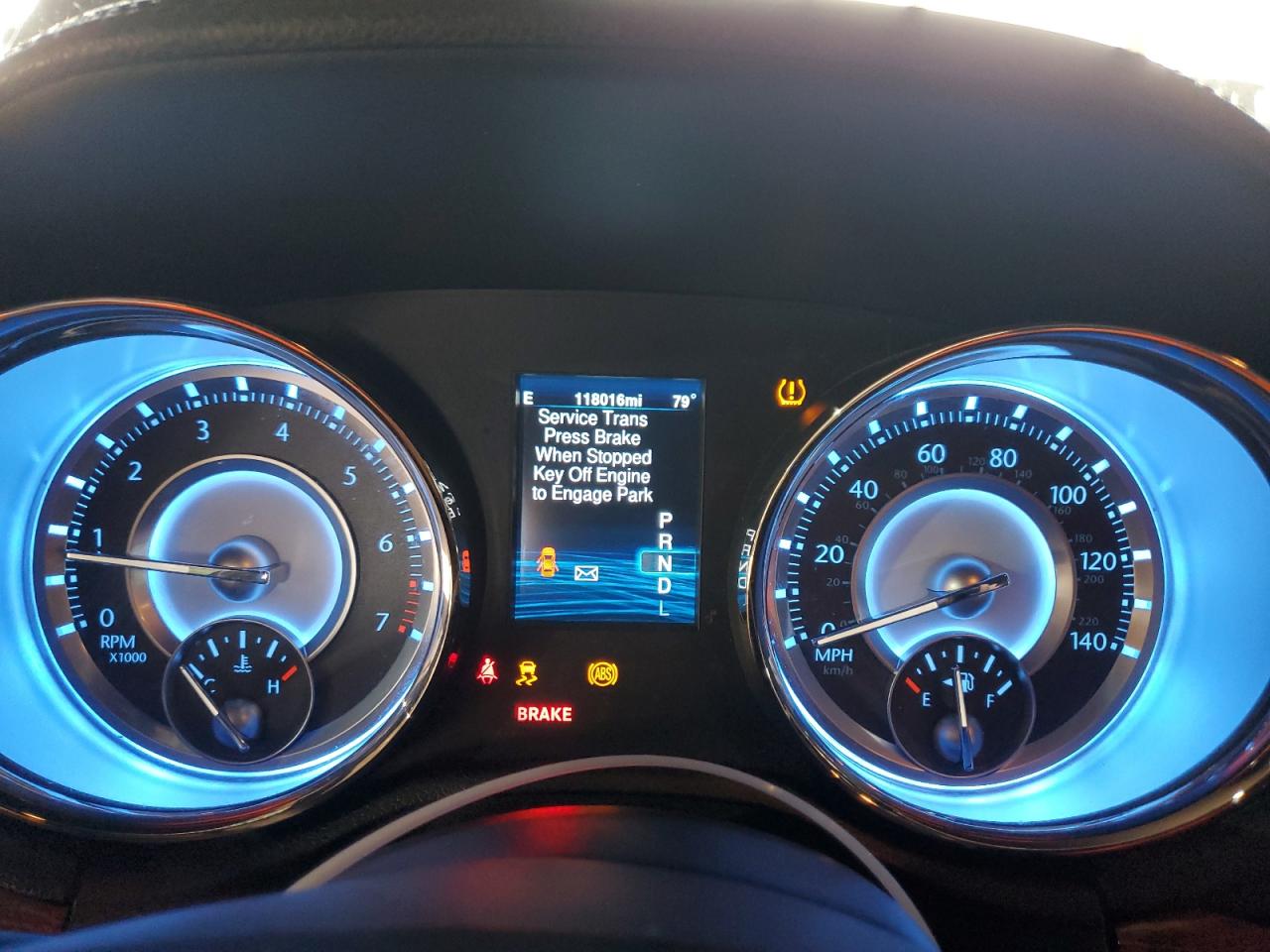 2014 Chrysler 300 - Image 9
