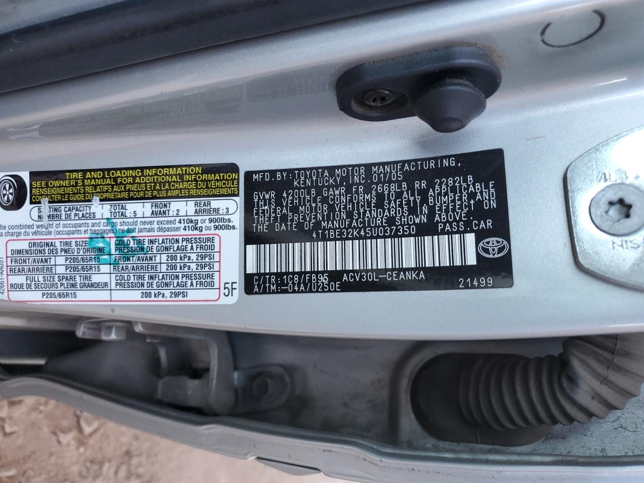 2005 Toyota Camry - Image 14