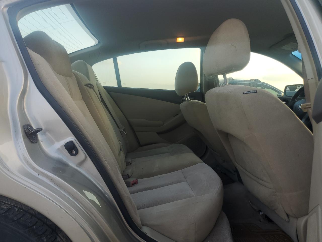 2009 Nissan Altima - Image 10