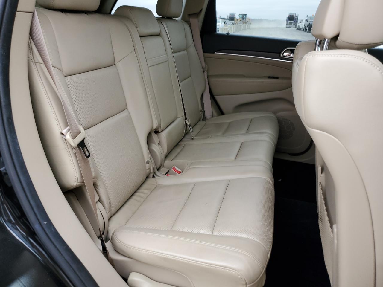 2014 Jeep Grand Cherokee - Image 11