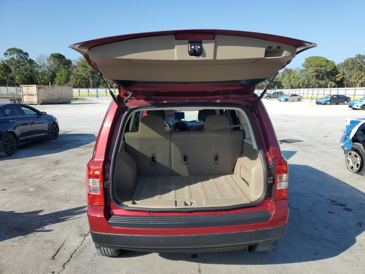 2012 Jeep Liberty (Patriot) - Image 6