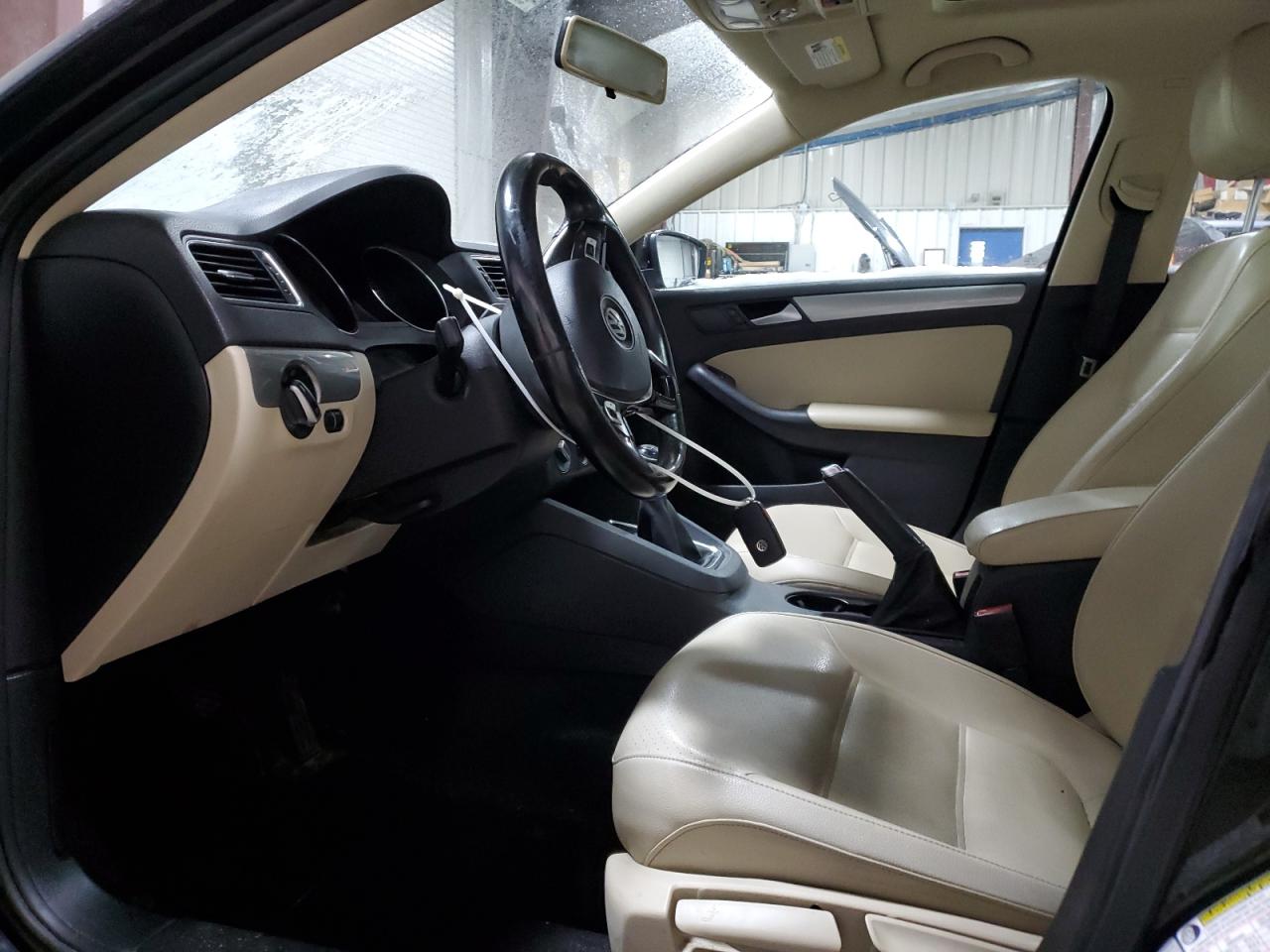 2017 Volkswagen Jetta - Image 7