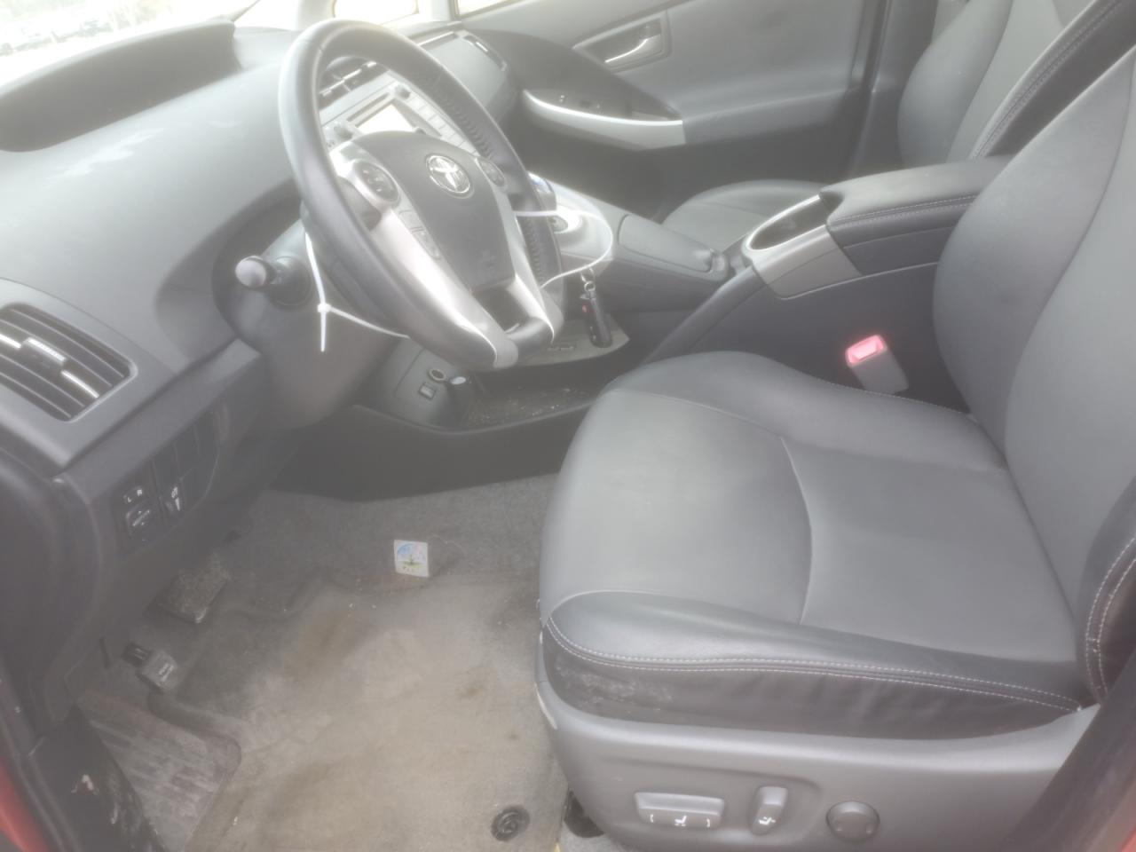 2013 Toyota Prius - Image 7