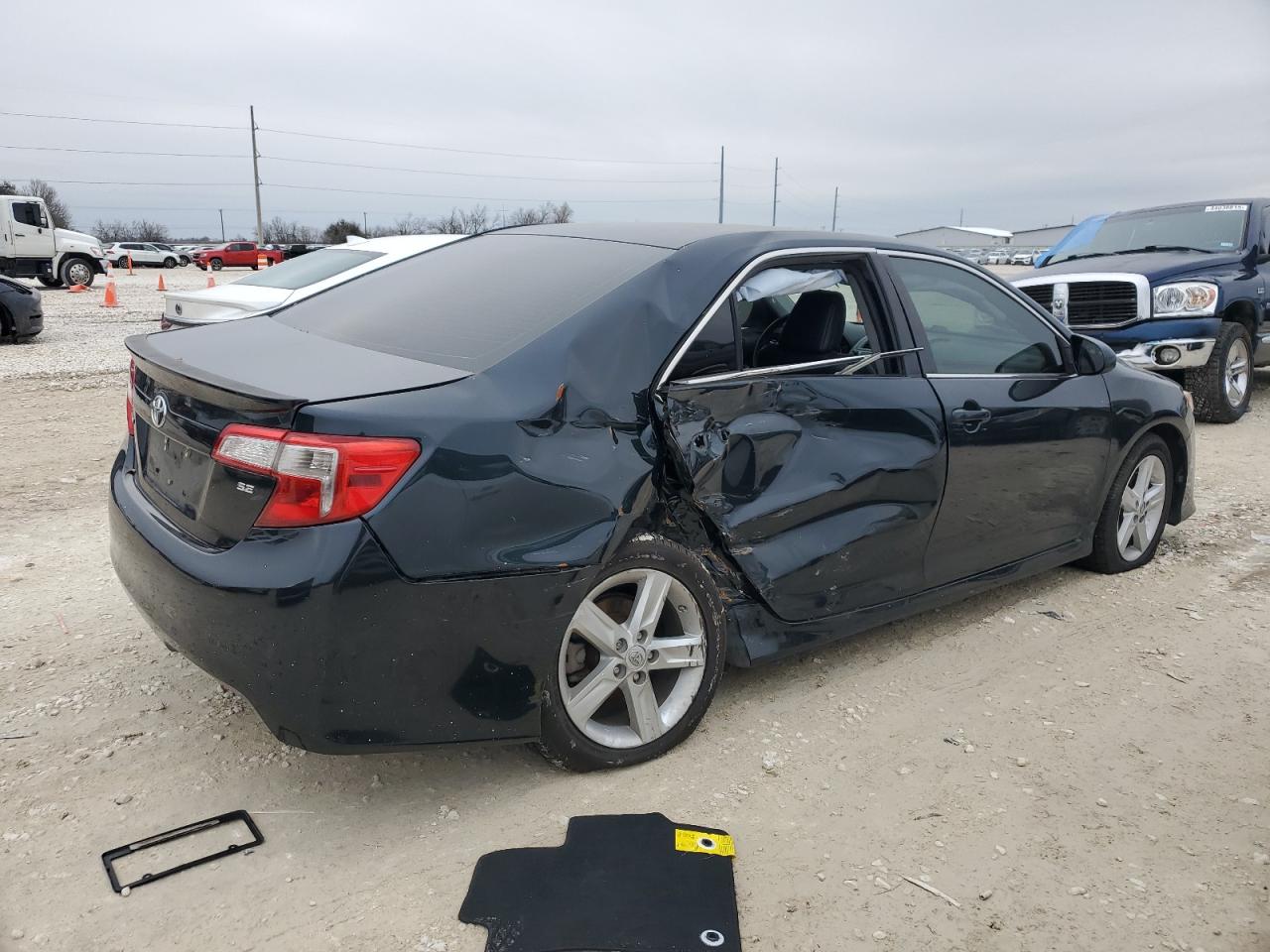 2014 Toyota Camry - Image 3
