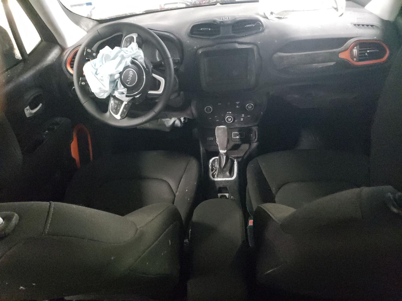 2021 Jeep Renegade - Image 8