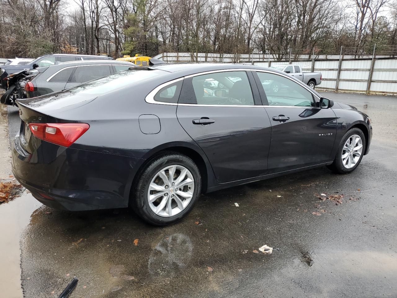 2023 Chevrolet Malibu - Image 3