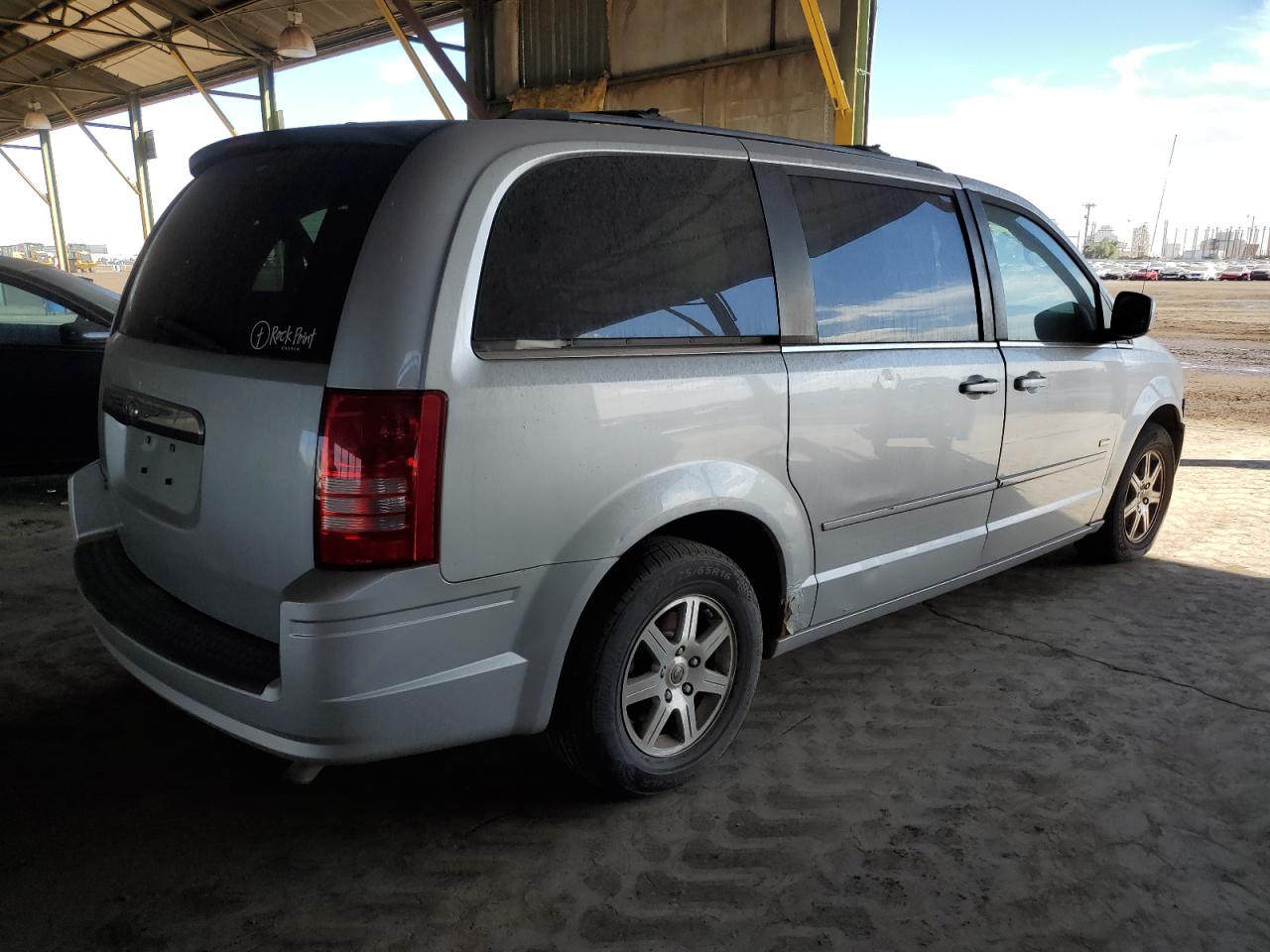 2008 Chrysler Town & Country - Image 3