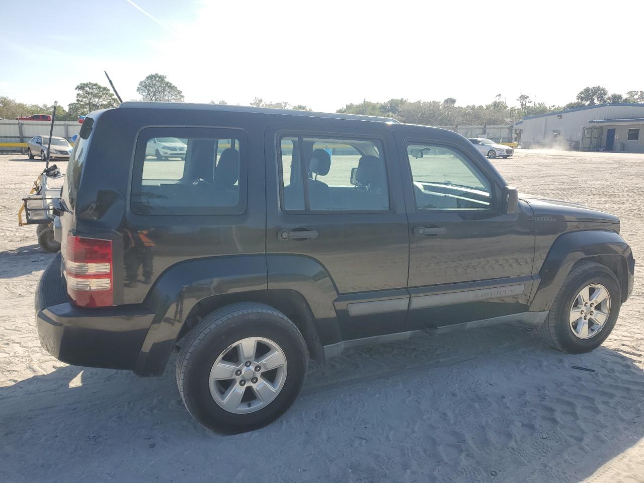 2012 Jeep Liberty (North America) - Image 3