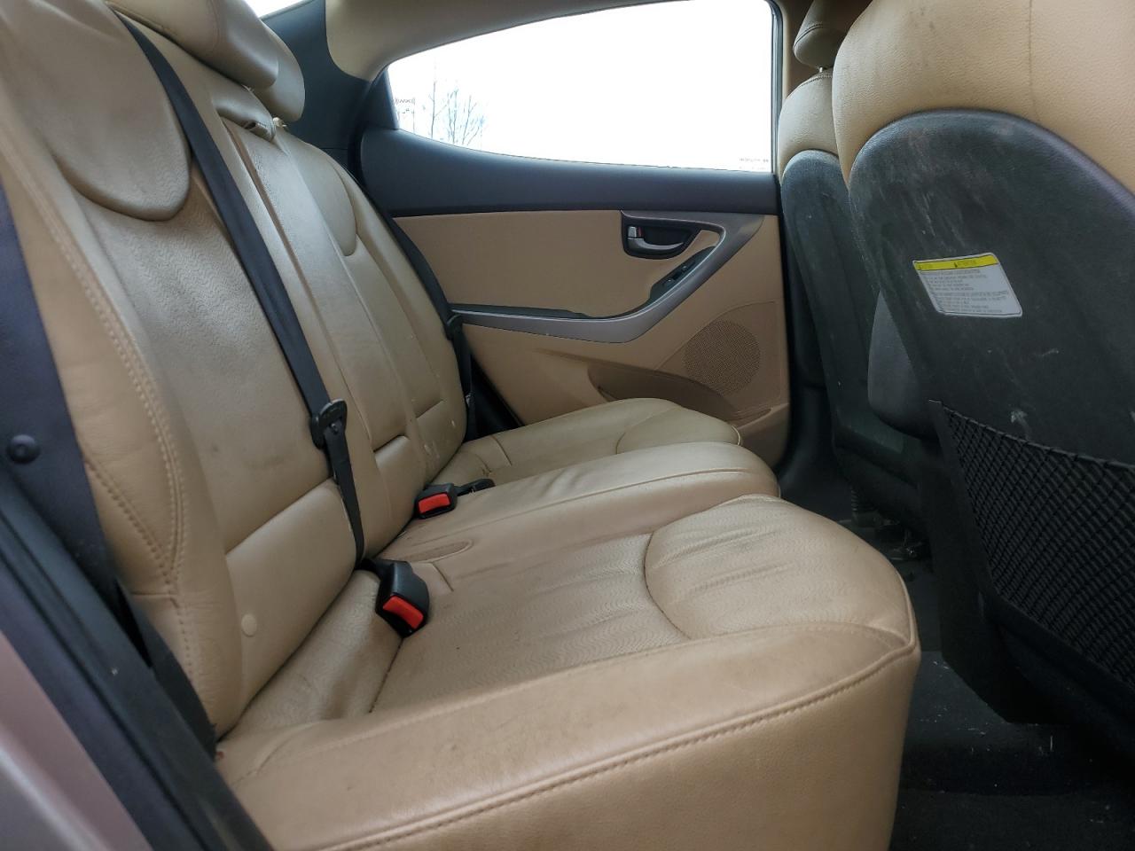2013 Hyundai Elantra - Image 10