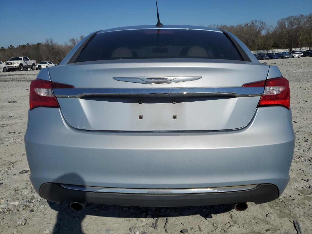 2013 Chrysler 200 - Image 6