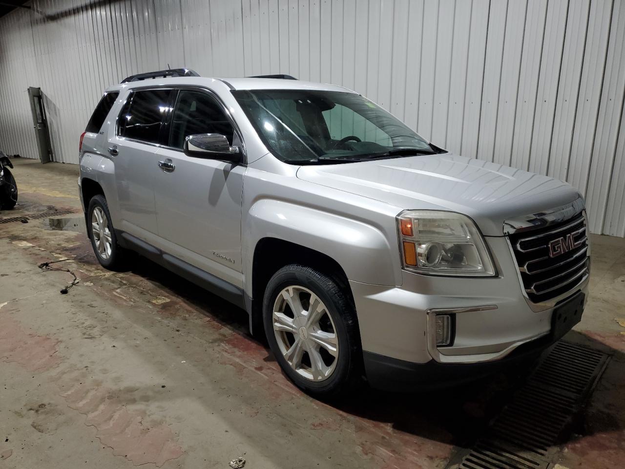 2016 GMC Terrain - Image 4