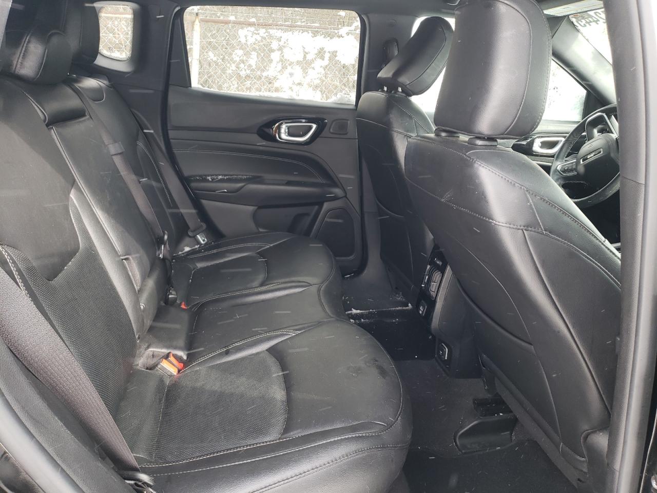 2022 Jeep Compass - Image 11