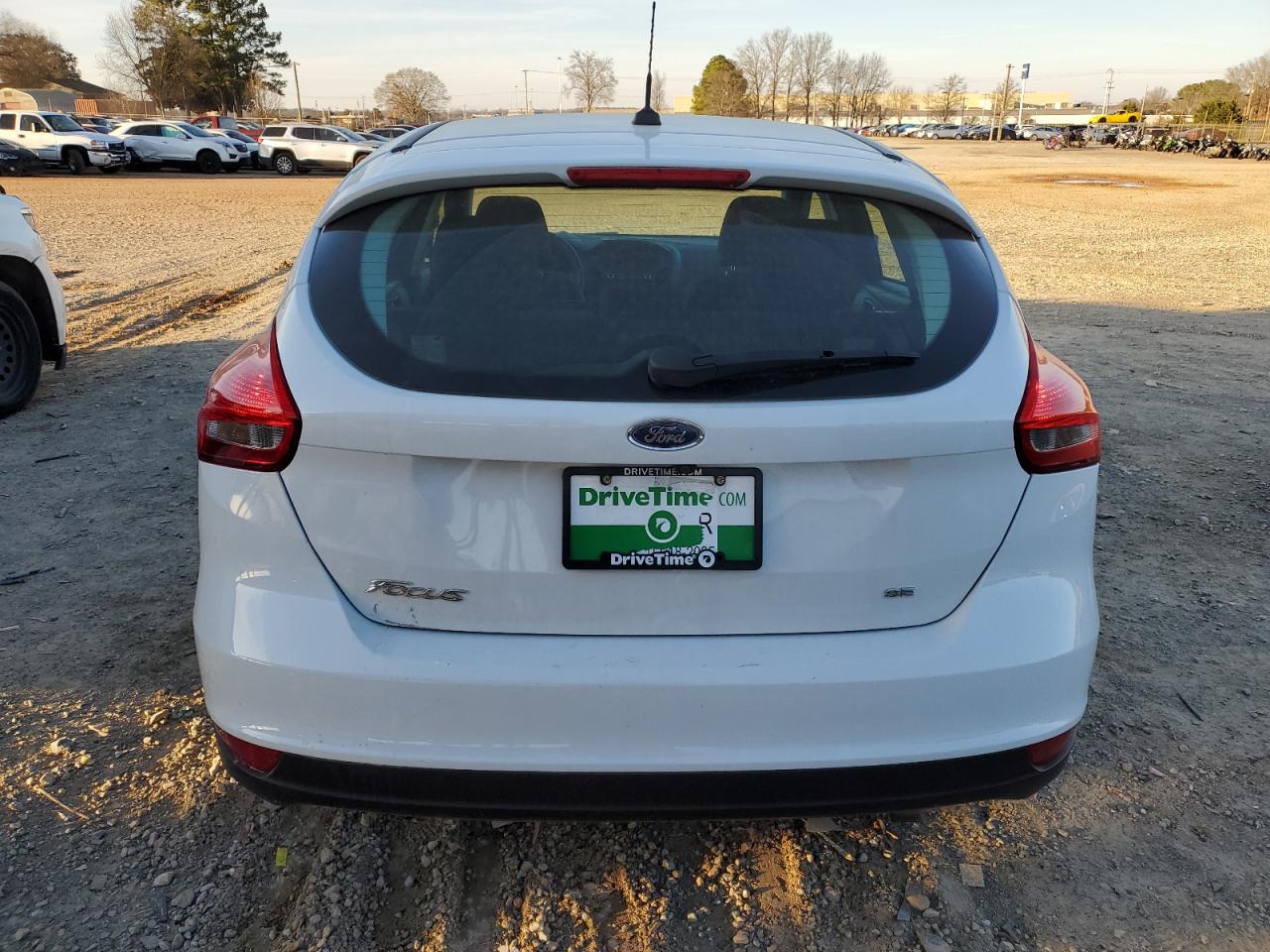 2017 Ford Focus Se VIN: 1FADP3K26HL281671 Lot: 45180515