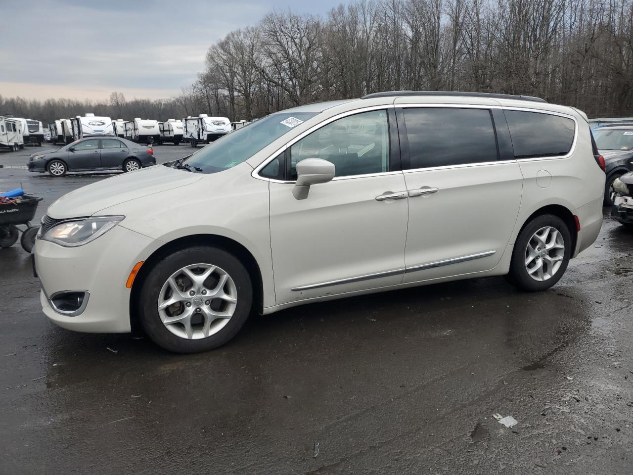 2017 Chrysler Pacifica - Image 1