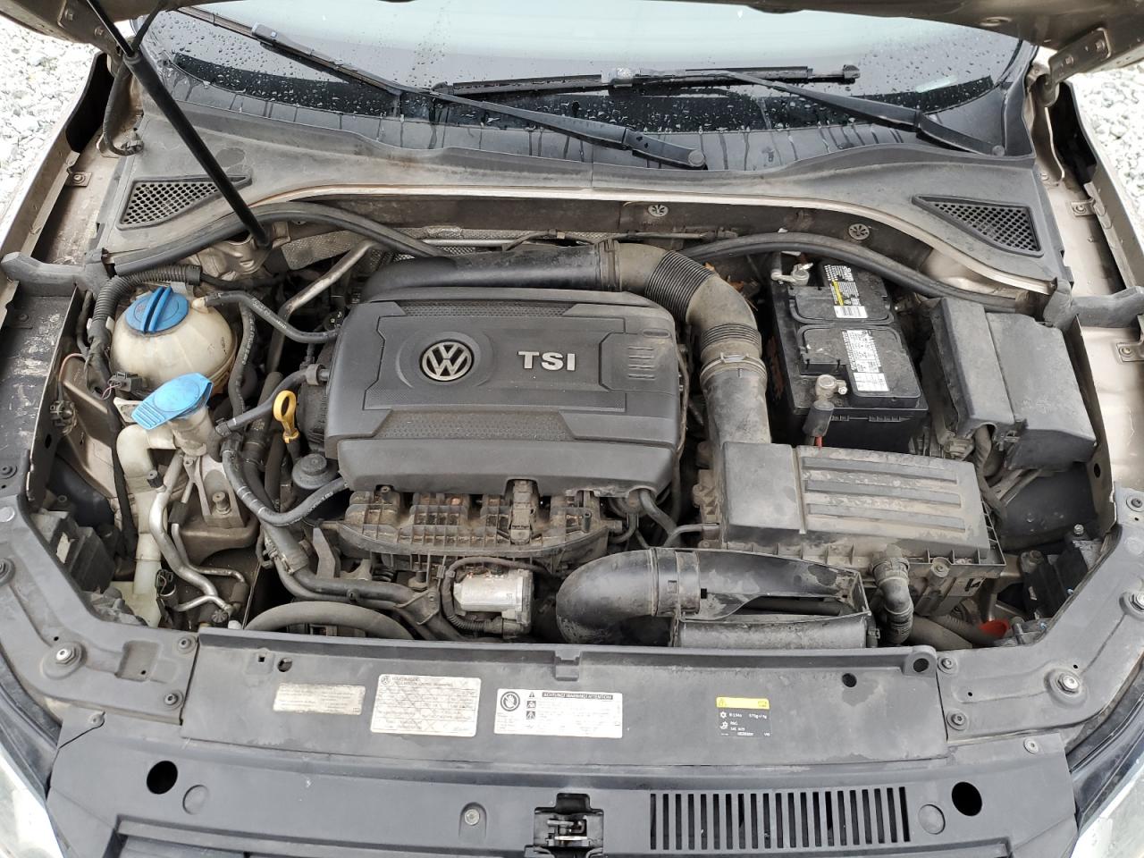 2015 Volkswagen Passat - Image 11