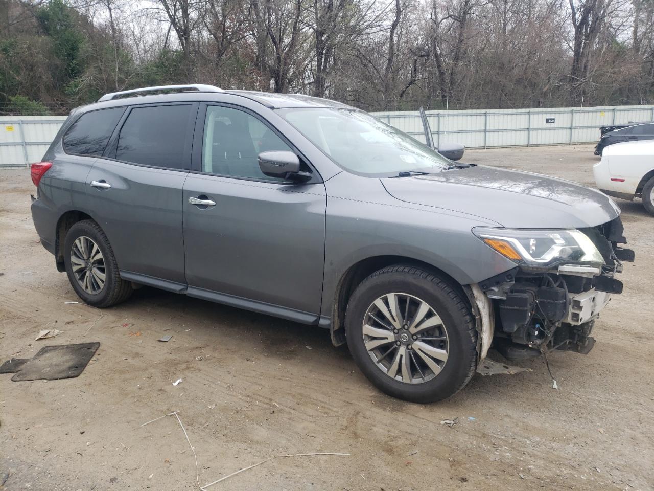 2019 Nissan Pathfinder - Image 4