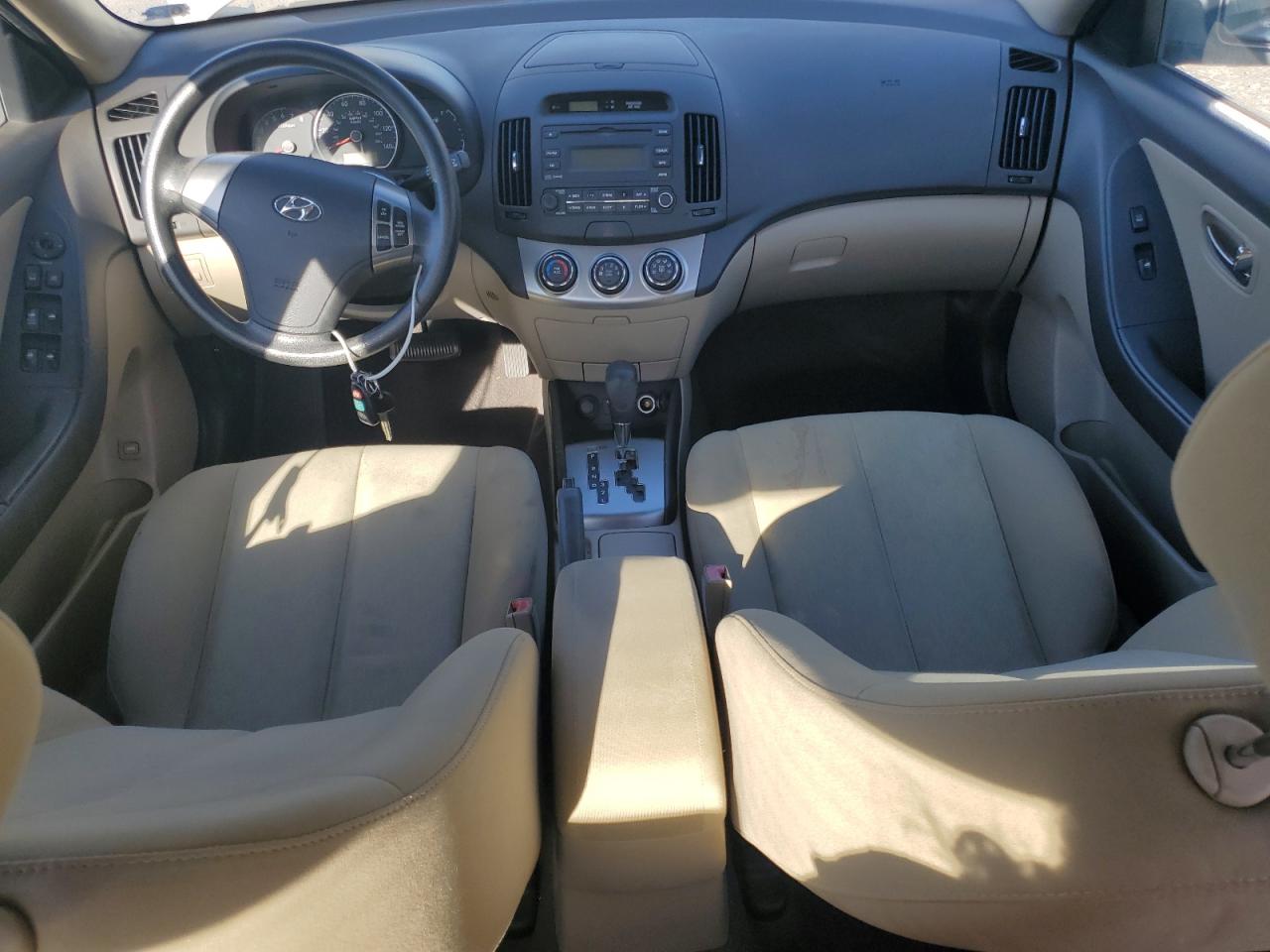 2010 Hyundai Elantra - Image 8