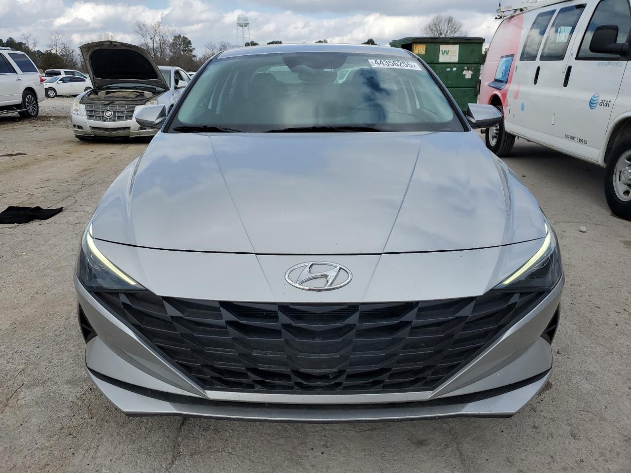 2022 Hyundai Elantra - Image 5