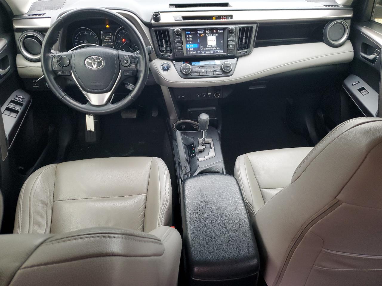 2018 Toyota RAV 4 - Image 8